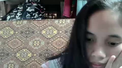 Snapshot of sophie_193 chatting on 03-09-25, 05:55 sophie_193 online show from 03-09-25, 05:55