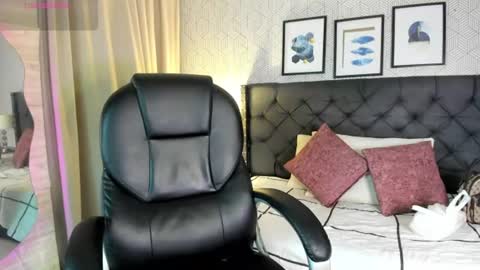 Snapshot of sophie__blare chatting on 06-17-26, 07:15 sophie__blare online show from 06-17-26, 07:15