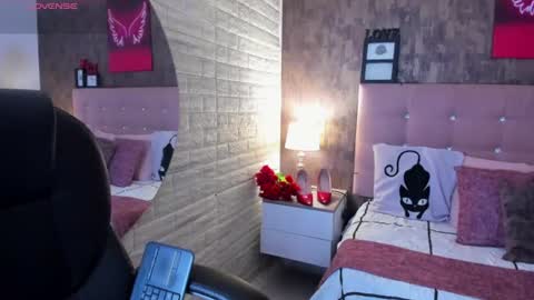 Snapshot of sophie__blare chatting on 07-01-26, 01:13 sophie__blare online show from 07-01-26, 01:13