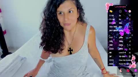 Snapshot of sophie__walker chatting on 09-24-25, 06:11 Sophia online show from 09-24-25, 06:11