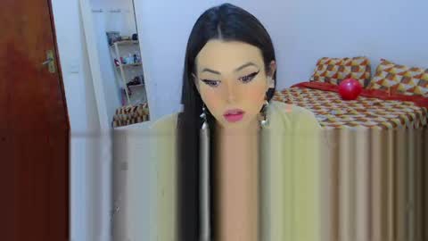Sophie Fantasys online show from 05-18-26, 07:31