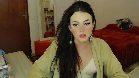 Sophie Fantasys online show from 05-31-26, 05:04