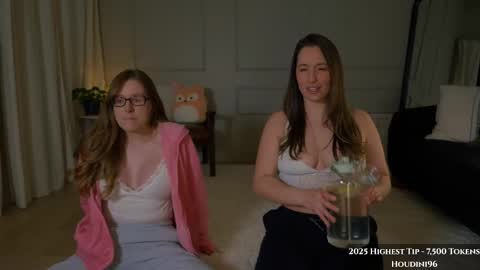 Snapshot of sophie_fennec chatting on 02-11-25, 01:10 sophie_fennec online show from 02-11-25, 01:10