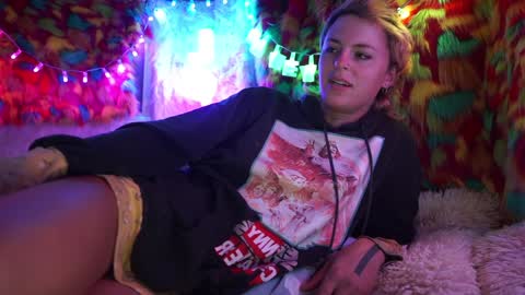 derpy derpington online show from 02-06-25, 05:25