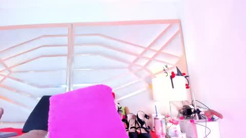 Snapshot of sophie_newton chatting on 04-22-26, 12:07 sophie_newton online show from 04-22-26, 12:07