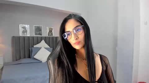 Snapshot of sophie_nolie chatting on 02-09-26, 01:37 Sophi online show from 02-09-26, 01:37