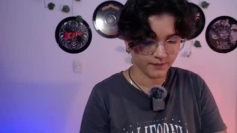 Snapshot of sophie_ross1 chatting on 10-19-25, 12:44 sophie_ross1 online show from 10-19-25, 12:44