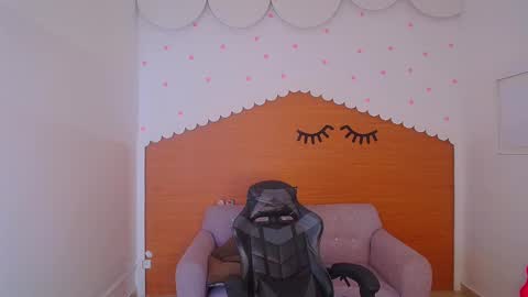 Sofia online show from 01-04-25, 03:39