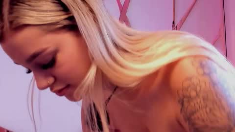 Sophie online show from 03-25-26, 08:15