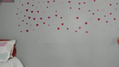 Snapshot of sophie_w1 chatting on 05-11-26, 12:22 sophie_w1 online show from 05-11-26, 12:22