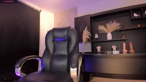 Sophie online show from 02-16-25, 12:19