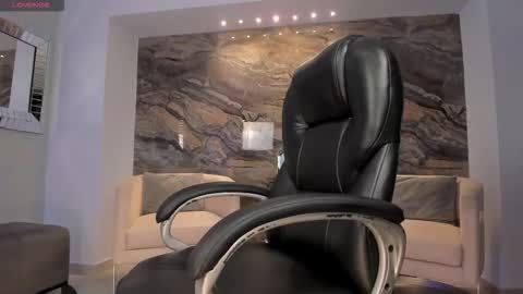 Sophie online show from 11-13-25, 12:09