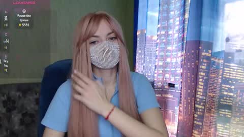 Sophie online show from 03-18-26, 08:50