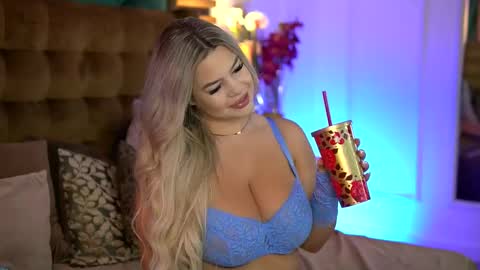 Sophie online show from 10-02-25, 05:36