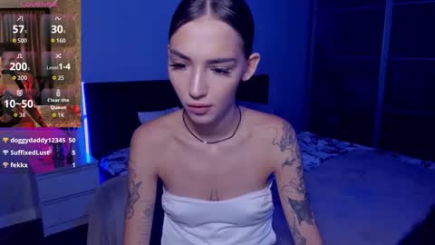 Snapshot of sophiecherrie chatting on 10-05-25, 11:30 Sophie online show from 10-05-25, 11:30