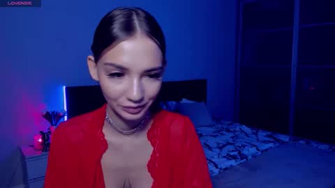 Snapshot of sophiecherrie chatting on 10-11-25, 02:55 Sophie online show from 10-11-25, 02:55