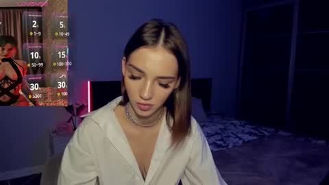 Snapshot of sophiecherrie chatting on 11-14-25, 10:25 Sophie online show from 11-14-25, 10:25