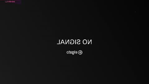 Snapshot of sophiecollins_1 chatting on 06-12-26, 12:04 Sophie online show from 06-12-26, 12:04