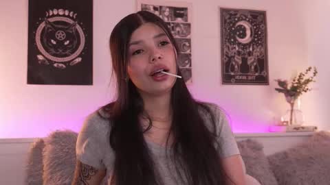 Snapshot of sophiee_art chatting on 09-08-25, 07:02 Sophiee online show from 09-08-25, 07:02