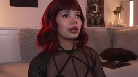 Snapshot of sophiee_art chatting on 10-01-25, 09:32 Sophiee online show from 10-01-25, 09:32