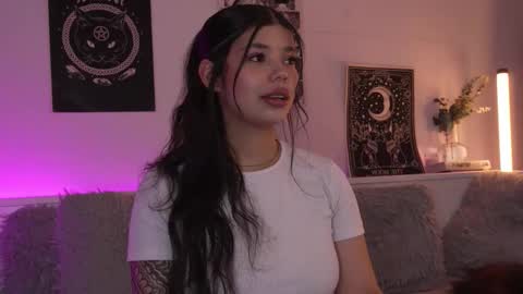 Snapshot of sophiee_art chatting on 10-07-25, 02:20 Sophiee online show from 10-07-25, 02:20