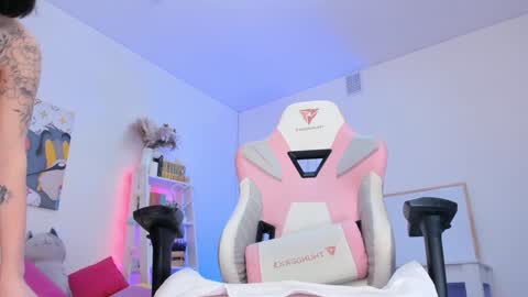 Sophie  online show from 12-25-24, 07:24