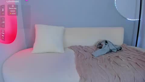 Sophie online show from 05-12-26, 11:02