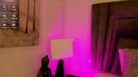 Sophie  online show from 12-20-25, 10:44