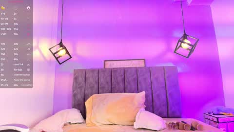 Snapshot of sophiee_velvet chatting on 09-18-25, 03:03 online show from 09-18-25, 03:03