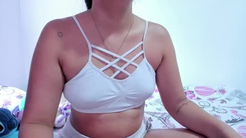 Snapshot of sophieewoods chatting on 02-01-25, 06:29 Sophie Woods online show from 02-01-25, 06:29