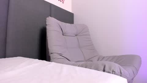 sophieharris__ online show from 02-08-25, 01:54