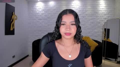 Sophie Houston online show from 12-17-25, 04:29