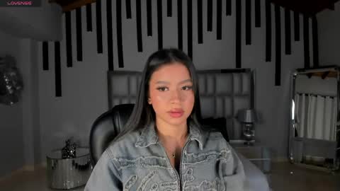 Sophie Houston online show from 04-13-26, 04:29