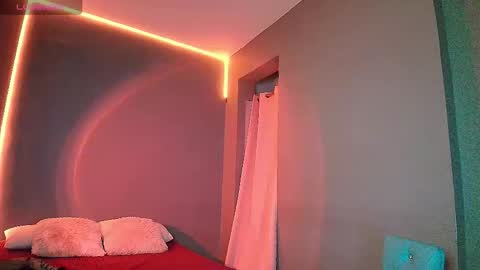 Snapshot of sophiejuicy_ chatting on 12-04-25, 06:01 sophiejuicy_ online show from 12-04-25, 06:01