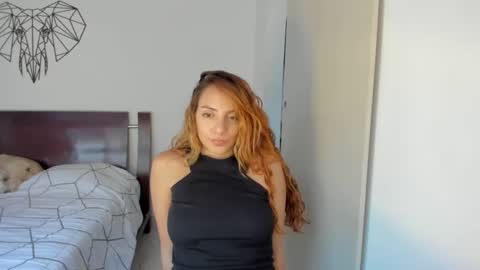 Snapshot of sophielatina chatting on 01-18-25, 10:39 Sophia online show from 01-18-25, 10:39