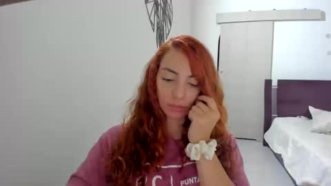 Snapshot of sophielatina chatting on 10-11-25, 04:22 Sophia online show from 10-11-25, 04:22