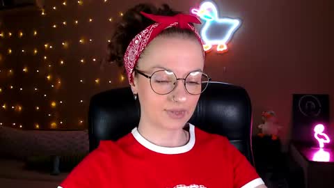 Snapshot of sophieleroux chatting on 04-30-26, 07:09 sophieleroux online show from 04-30-26, 07:09
