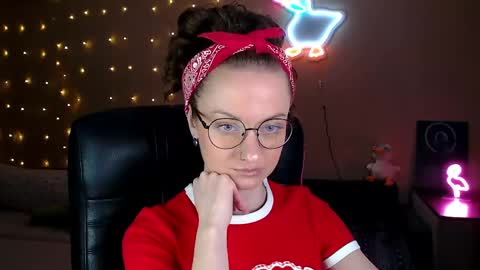 Snapshot of sophieleroux chatting on 04-30-26, 08:57 sophieleroux online show from 04-30-26, 08:57