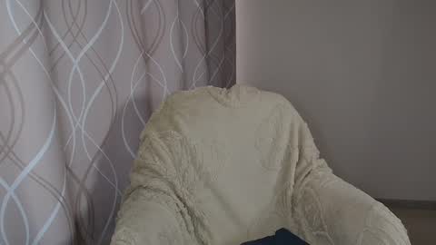 Snapshot of sophiemisss chatting on 05-18-26, 06:30 Sophiemisss online show from 05-18-26, 06:30