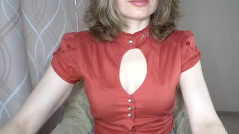 Snapshot of sophiemisss chatting on 05-19-26, 06:20 Sophiemisss online show from 05-19-26, 06:20