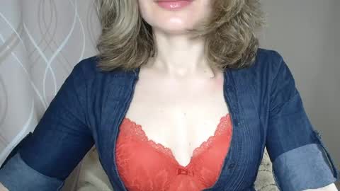 Snapshot of sophiemisss chatting on 05-20-26, 06:41 Sophiemisss online show from 05-20-26, 06:41