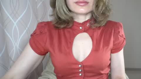 Snapshot of sophiemisss chatting on 05-23-26, 11:36 Sophiemisss online show from 05-23-26, 11:36