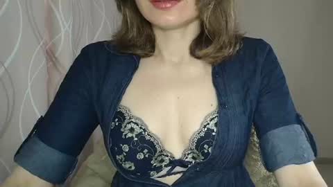 Snapshot of sophiemisss chatting on 06-19-26, 06:51 Sophiemisss online show from 06-19-26, 06:51