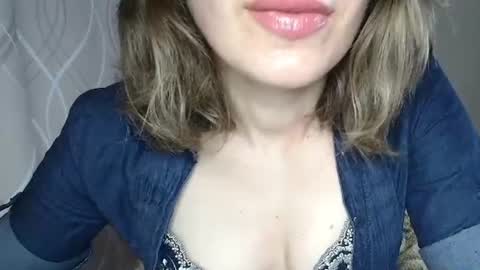 Snapshot of sophiemisss chatting on 07-04-26, 06:19 Sophiemisss online show from 07-04-26, 06:19