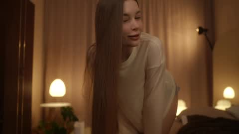 Sophie  Next stream  3 online show from 01-25-25, 04:46