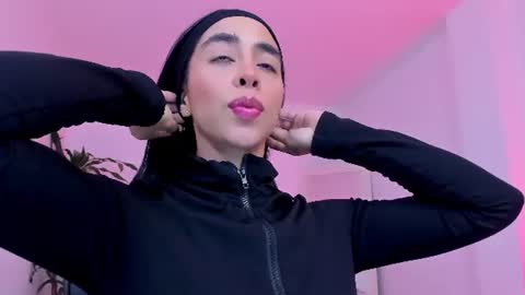 Snapshot of sophierooy chatting on 07-18-26, 03:11 sophierooy online show from 07-18-26, 03:11