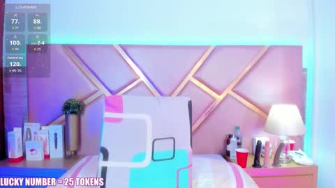 Sophie online show from 03-10-26, 01:05