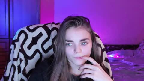 Sophie and my bestie Mandy    online show from 01-15-26, 06:22