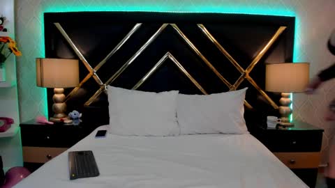 SophieWinslow online show from 03-08-25, 08:35