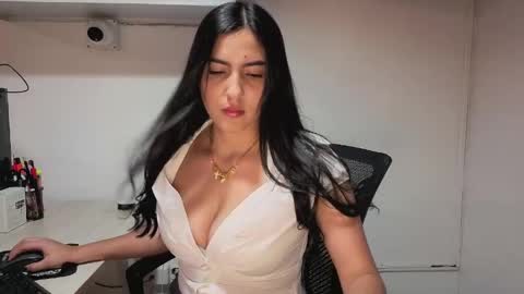 Sophiee online show from 05-18-26, 11:54